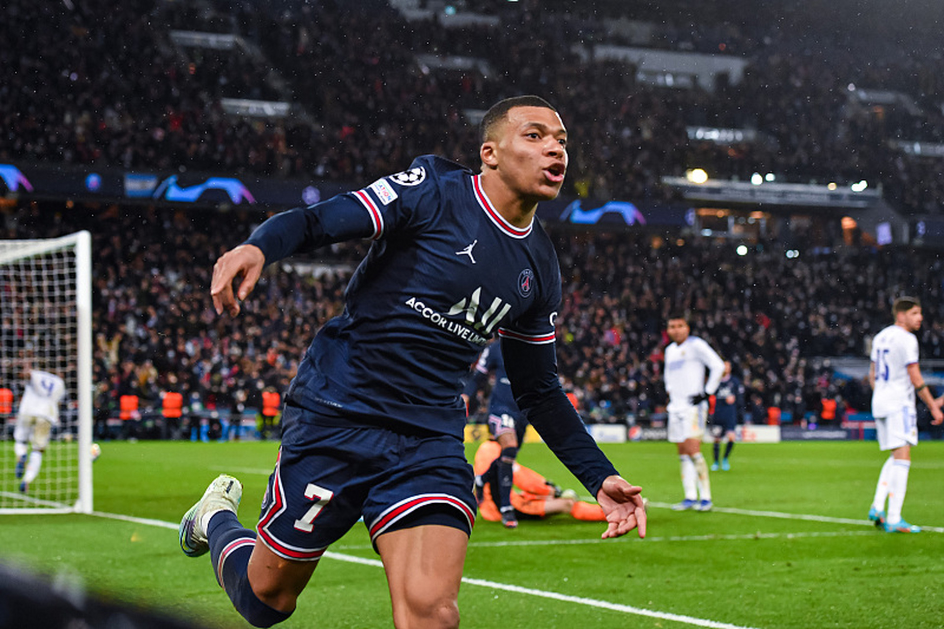 关于西亚卡姆连续十二场比赛得分超过赛事规则更新，巴黎圣日耳曼挑战极限！的信息